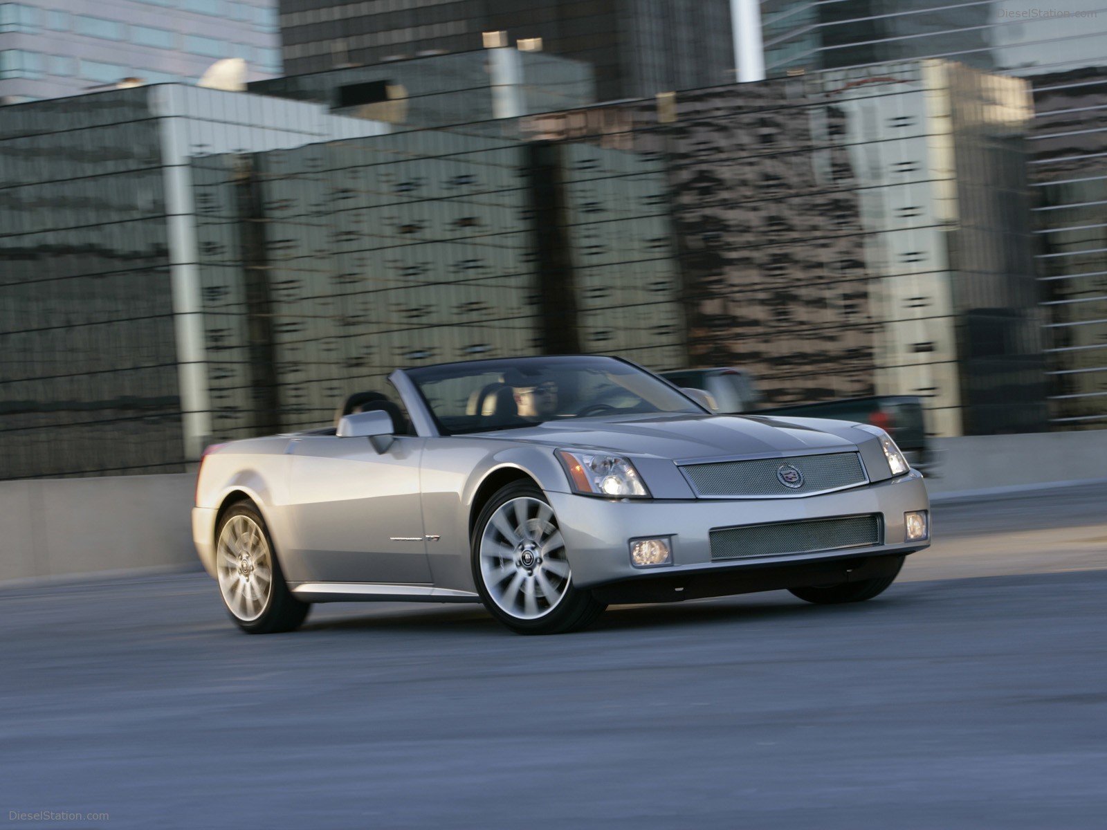 Cadillac XLR V